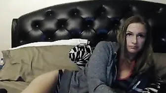 autumn_blonde moans sweetly