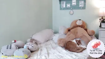 emma_lu1 Clockwork whore squeezes cap