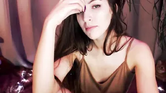 alicebalij Busty blonde Jaro jerks off her cunt