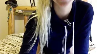 claireluving Cute chick fucks with a soft toy