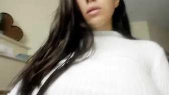 victoriaroze Busty young lady caresses nipples