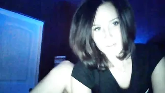 dakotacox Incendiary babe dabbles with a vibrator