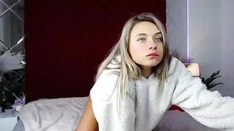 cherrishlulu shrew babe kurolesit in the office