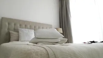 anna_lus young slut fucks phallus cunt