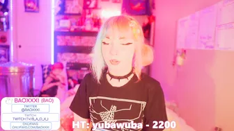 baoxxxi babe masturbates with phallus