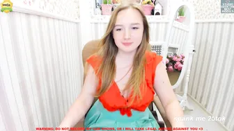 emilia_coy luxurious lady boldly hammering her ass