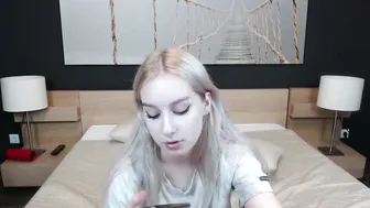 dinagirlmoon mature aunt with big tits fucks pussy