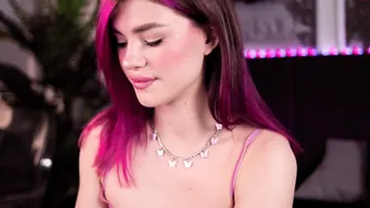 bunnylia big breasted passion rubs the body with oil