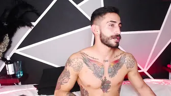 wandandmike courtesan takes off her tights