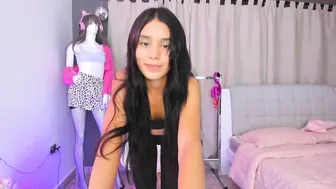 veroniqe_lounge charming courtesan jerks pussy with dildos