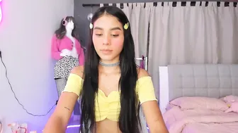 veroniqe_lounge hot latina fucks dildo