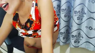 czannie lustful skin jerks off shaved cunt