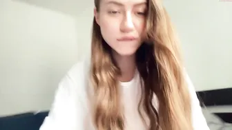 strawberryjamx sexy slut exhausting the cap with masturbation