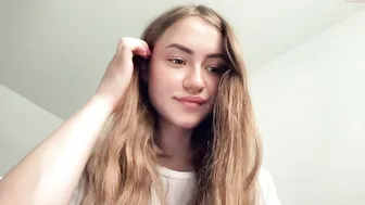 strawberryjamx spicy bitch exposes her charms