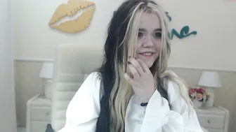 erika__fox naughty slut fucks anus phallus