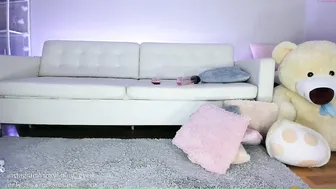 roxy_blue_eyed_ wonderful babe cums from a handjob