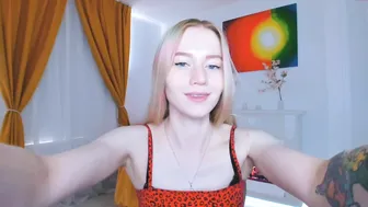 moni_shows Furious slut