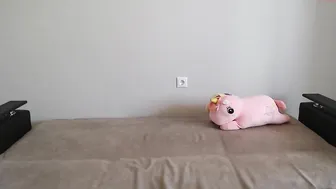 illirika6a thick blonde body masturbates pussy