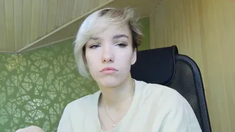 izabellaaaaaa sexy chick fingering pussy