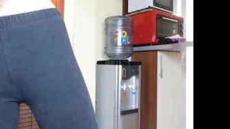 heysashka beautiful woman in black clearly jerks off her vagina