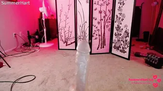 summerhart gorgeous chick fucks pussy with phallus