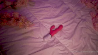 blondelashes19 crazy beast fucks pussy