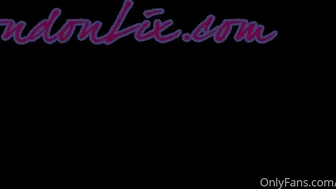 London Lix OF vicious girl relish fingers with herself