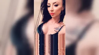 London Lix OF shy mummy twirling elastic ass