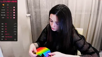 hustl_onmy_mind jerking off the clit on the bed