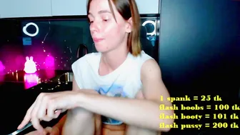 yourlittlecutiee Curly chick