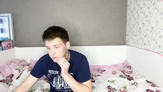 you_cute_soffie prefers bat instead dildo