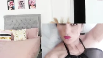 luna_sterling cute chick jerking her pussy with a phallus