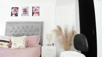 luna_sterling juicy breasts and smooth pussy