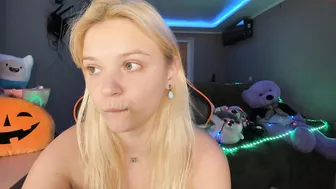 sexyalice1997 depraved beauty masturbates pussy