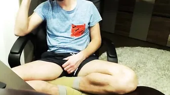 sexyounboy0 slut fingers her pussy