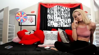 texaspeach69 skinny beauty pulls pussy