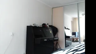 sweety_morgan whore model pulls pussy