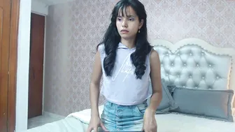 skinny_isabela mature mare recklessly caresses pussy