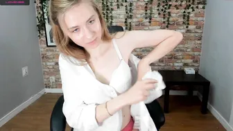 saskiadragon_ alluring woman shows vulgar essence