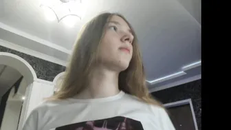 mysat whore babe masturbates shaved pussy