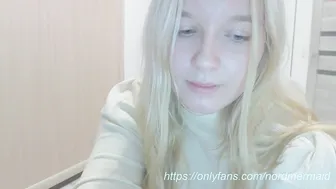 nordmermaid adorable chick pulls the vagina with fingers