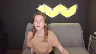 lilypa1mer babe caresses shaved pussy