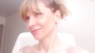 lady_ada gorgeous prostitute caresses shaved cunt