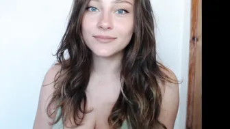 katyachaturbaty fat chick fucks cunt with phallus