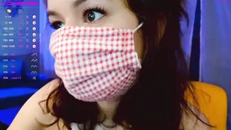 internet_famous busty maiden posing in stockings