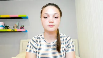 emma_fades fingering her asshole