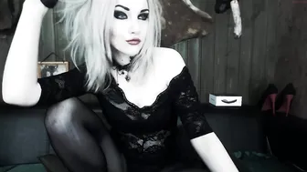 tastysandy Natural tits bitch jerks off