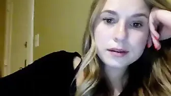 catdupre Adorable baby communicates in private