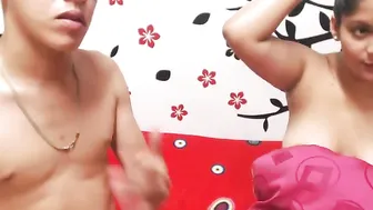 fullshowcouple Buxom fucks pussy with phallus