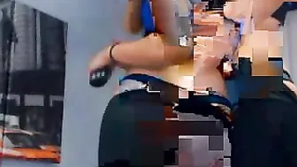 ammesweet jumping on a dildo